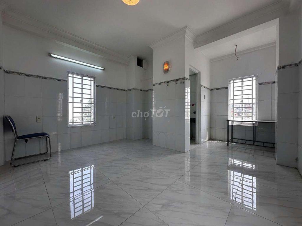Phòng trọ 20m2, 1021 Huỳnh Tấn Phát Q7, đẹp, mới