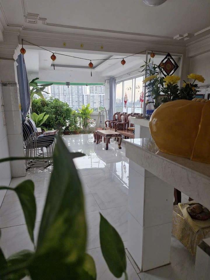Phòng sang đep 20m2 giá rẻ nhà mặt tiền đường