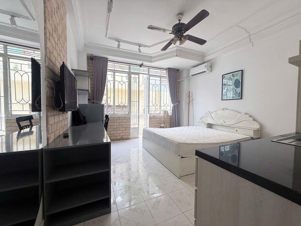 PHÒNG ĐẸP MẶT TIỀN KHÁNH HỘI ĐANG TRỐNG