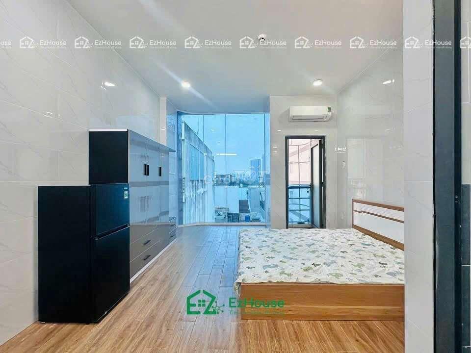 NGAY CẦU NGUYỄN VĂN CỪ DIỆN TÍCH RỘNG BAN CÔNG Ở ĐƯỢC 3-4 NGƯỜI