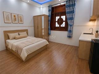 Studio full nội thất mới tinh cửa sổ lớn ngay Parcmall
