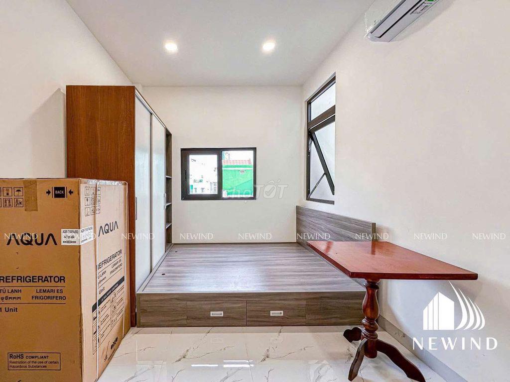 Căn hộ mới đầy đủ nội thất cửa sổ trời ngay Khánh Hội đi bộ tới NTTU