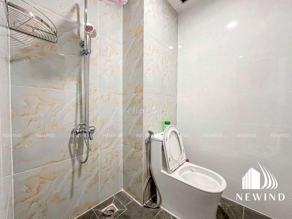 Căn hộ mới đầy đủ nội thất cửa sổ trời ngay Khánh Hội đi bộ tới NTTU