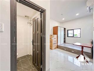 Căn hộ mới đầy đủ nội thất cửa sổ trời ngay Khánh Hội đi bộ tới NTTU