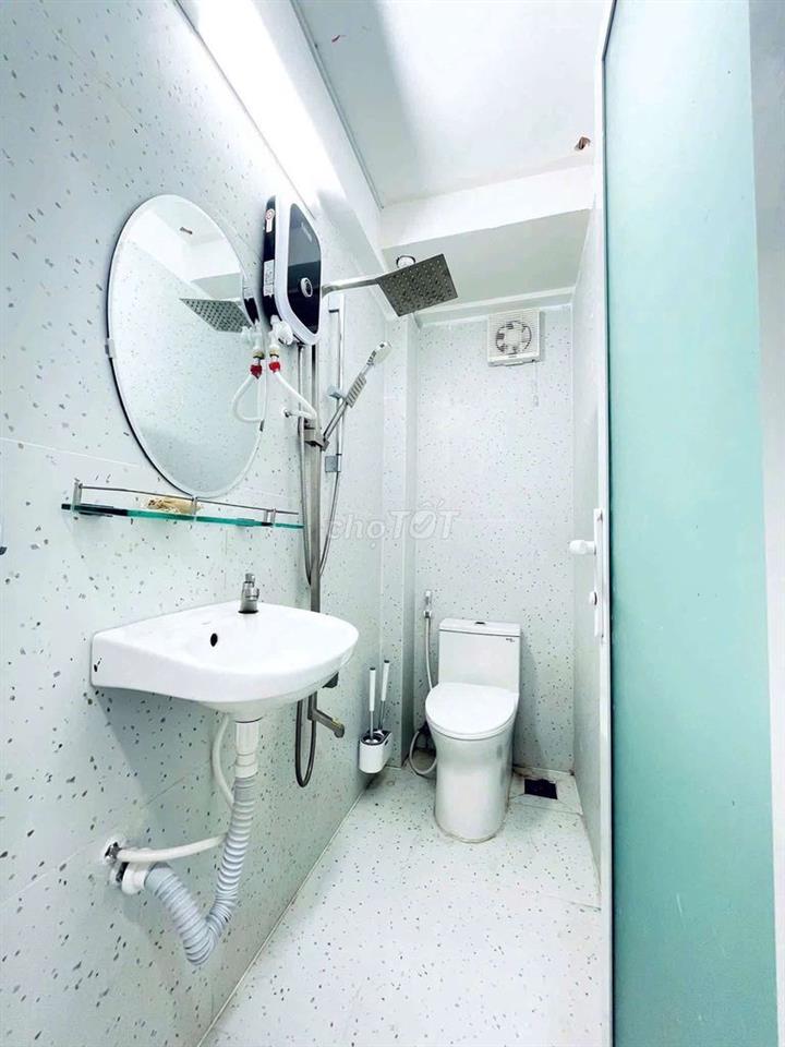 Căn hộ 1pn đầy đủ nội thất mặt tiền ngay cầu Nguyễn Tri Phương 