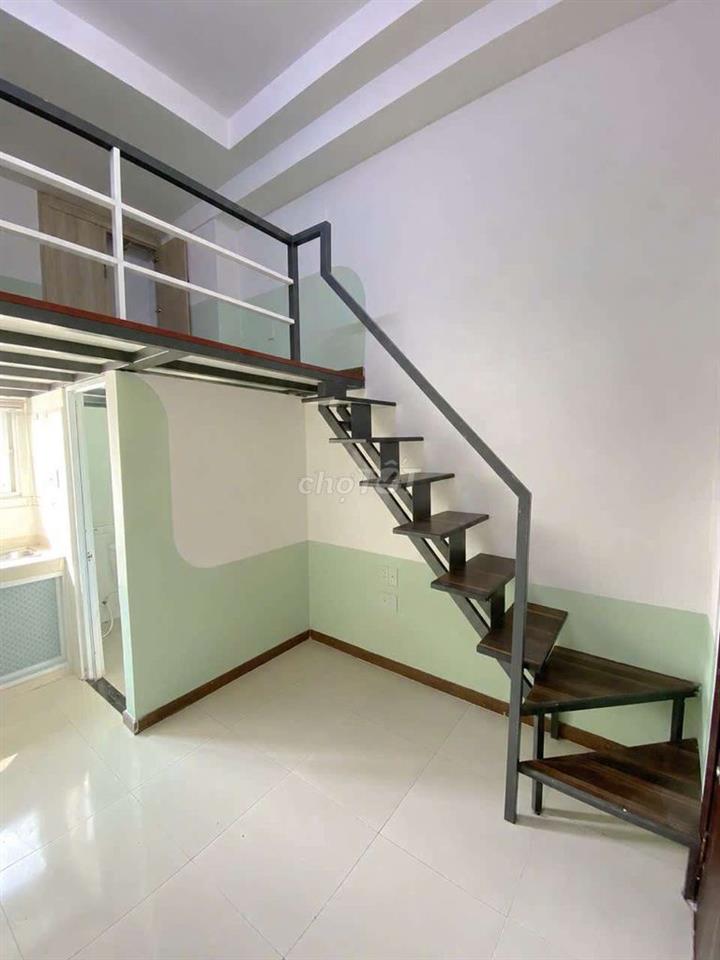 Phòng trọ đẹp có gác, tòa nhà thang máy ngay cầu Tân Thuận, UFM, NTTU