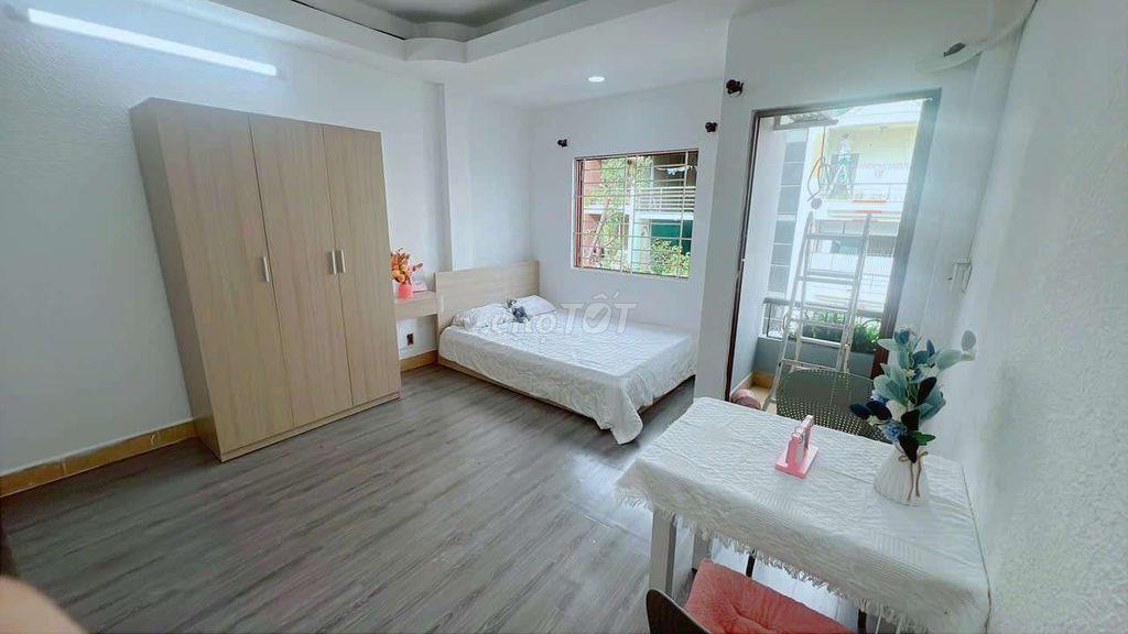 PHÒNG ĐẸP BAN CÔNG MẶT TIỀN ĐẦY ĐỦ NỘI THẤT NGAY CẦU KHÁNH HỘI