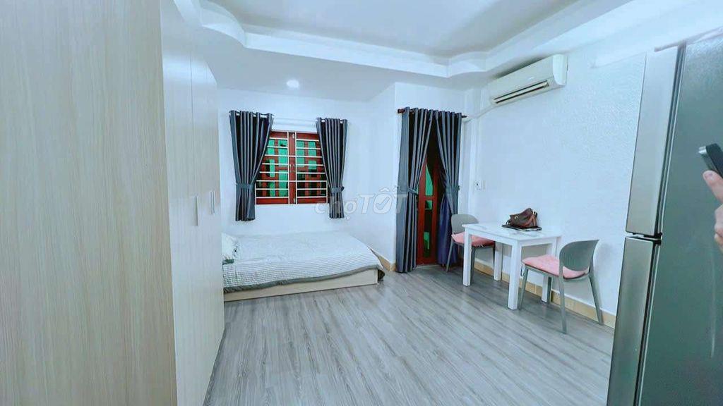 PHÒNG ĐẸP BAN CÔNG MẶT TIỀN ĐẦY ĐỦ NỘI THẤT NGAY CẦU KHÁNH HỘI