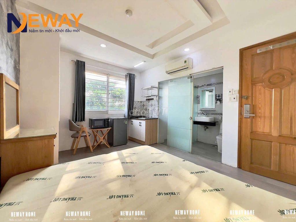 Phòng trống sẵn đầy đủ nội thất cửa sổ trời ngay Cầu Nguyễn Văn Cừ 