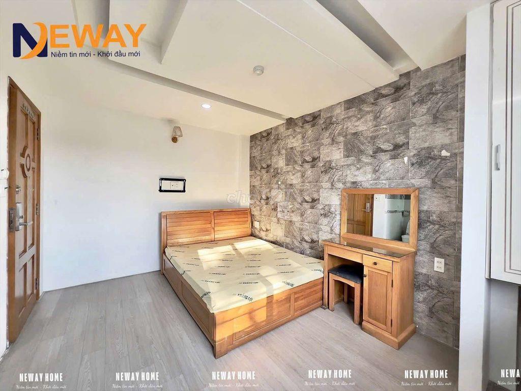 Phòng trống sẵn đầy đủ nội thất cửa sổ trời ngay Cầu Nguyễn Văn Cừ 