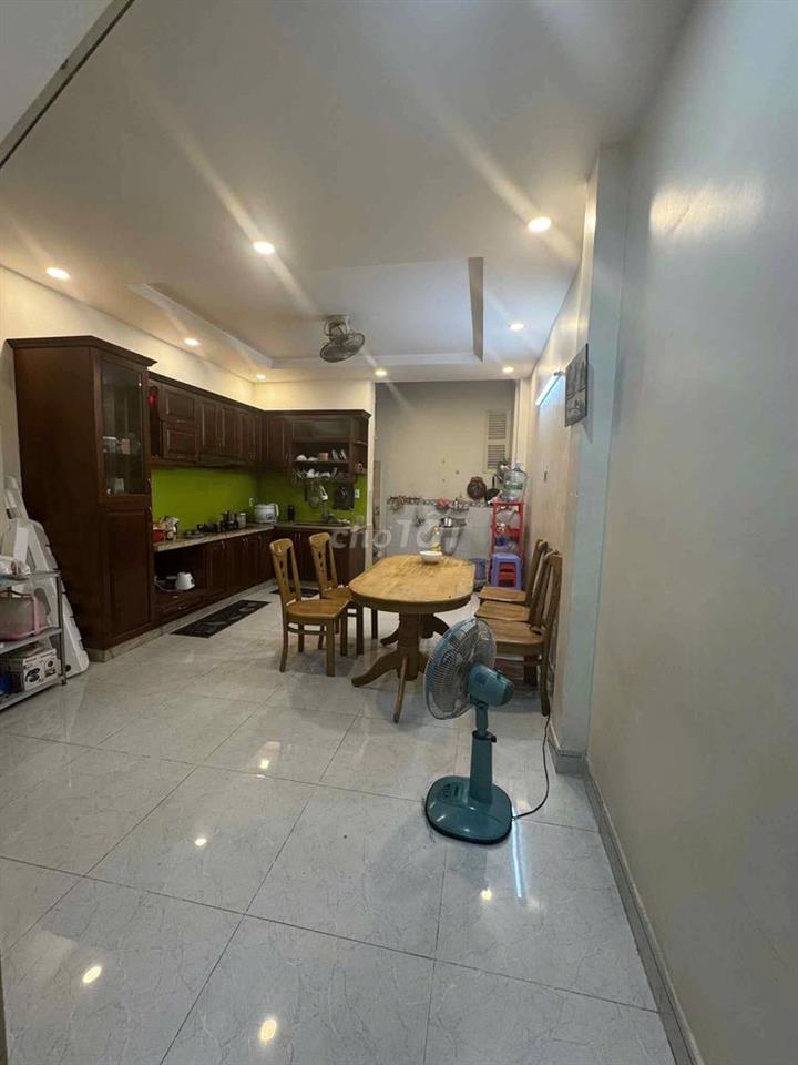 Cho thuê phòng trong nhà nguyên căn p4 q8