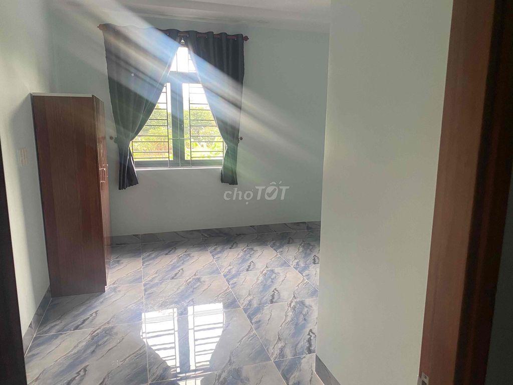 phòng trọ có nhà vẹ sinh riêng cửa sổ thoáng mát  khu vực yên tinh