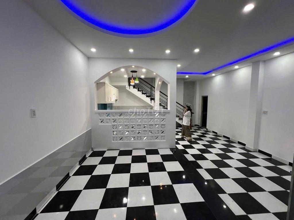 👉 NHÀ MỚI HXH THĂNG LONG_7x15m_TRỆT 3 LẦU, ĐANG TRỐNG.