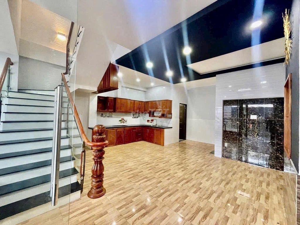 🏘️ Cho Thuê Nhà HXH Cửu Long_7x20m_Hầm trệt 2 Lầu Sân thượng.
