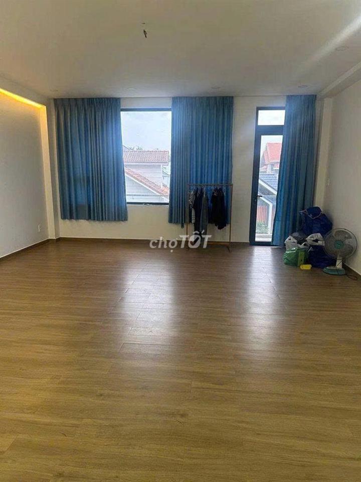 💯 💯  HXH Bàu Cát 1_6,2x18m_Trệt 3 Lầu_Nhà Mới Ốp Kính Hiện Đại 