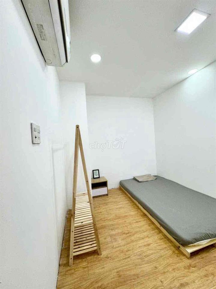 Căn hộ 2PN 1 phòng khách Bạch Đằng, gần sân bay Tân Sơn Nhất