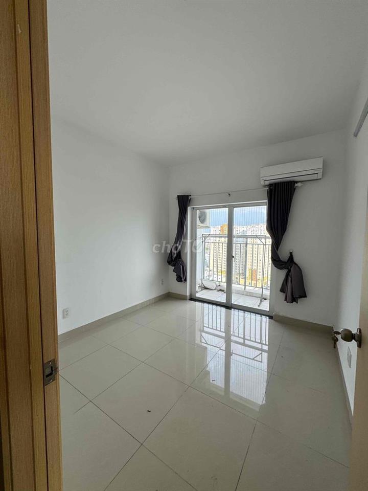 Cho thuê căn hộ căn góc Oriental Plaza 105m2 3PN 2WC 3BC, NT cơ bản, g