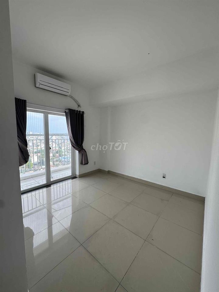 Cho thuê căn hộ căn góc Oriental Plaza 105m2 3PN 2WC 3BC, NT cơ bản, g