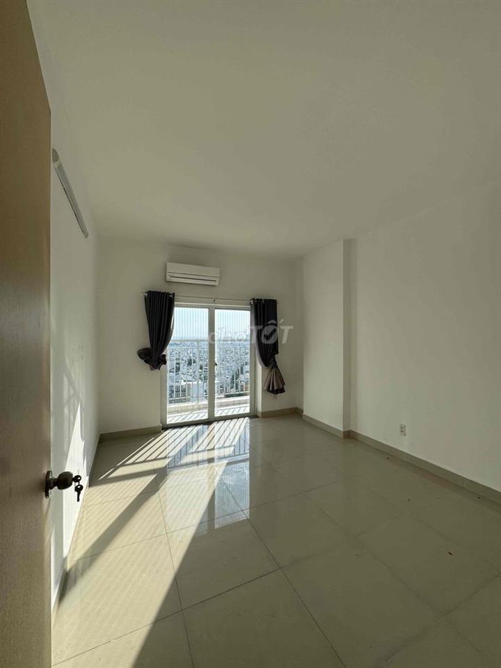 Cho thuê căn hộ căn góc Oriental Plaza 105m2 3PN 2WC 3BC, NT cơ bản, g