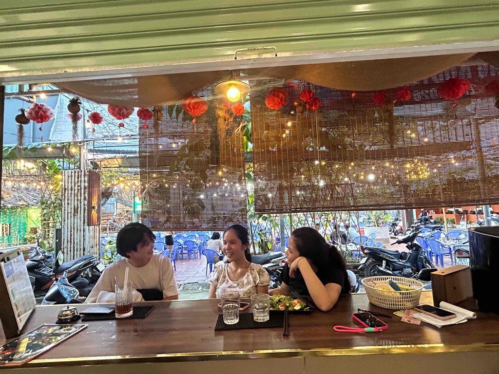 Sang nhượng Quán cà phê Vintage góc 2 mặt tiền