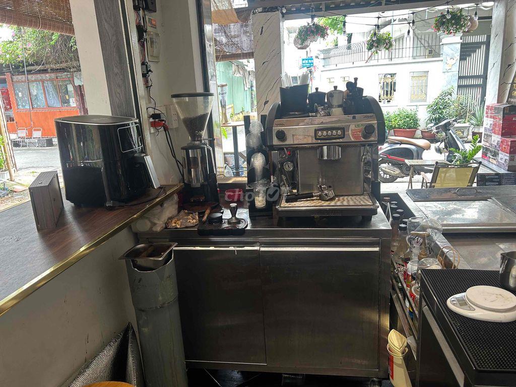 Sang nhượng Quán cà phê Vintage góc 2 mặt tiền