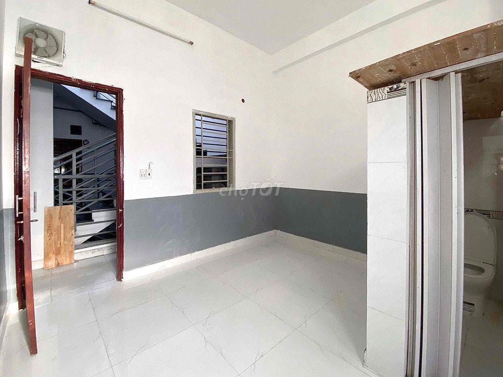 PHÒNG TRỌ CÓ GÁC GẦN NGAY NGÃ TƯ BỐN XÃ