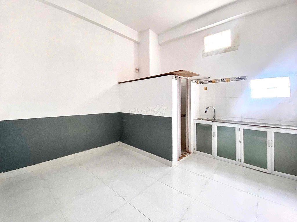 PHÒNG TRỌ CÓ GÁC GẦN NGAY NGÃ TƯ BỐN XÃ