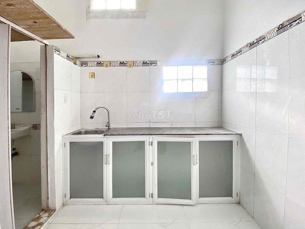 PHÒNG TRỌ CÓ GÁC GẦN NGAY NGÃ TƯ BỐN XÃ