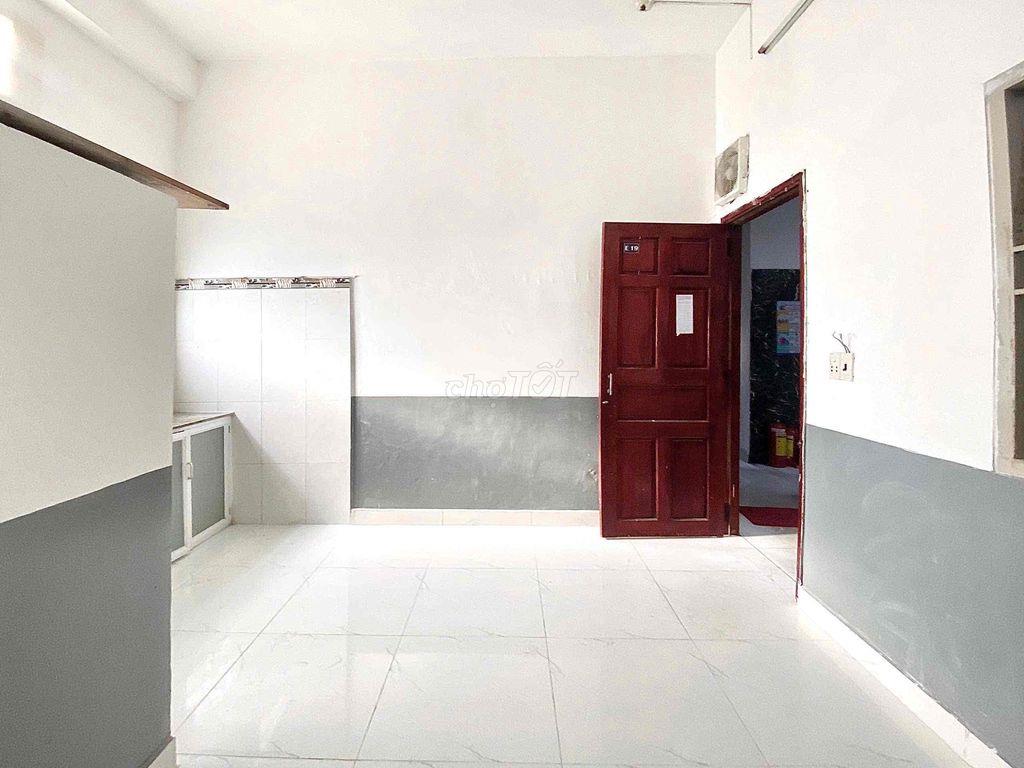 PHÒNG TRỌ CÓ GÁC GẦN NGAY NGÃ TƯ BỐN XÃ