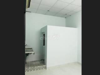 Chỉ 2,2 triệu ( sẵn máy lạnh + máy giặt ) P Tây THạnh