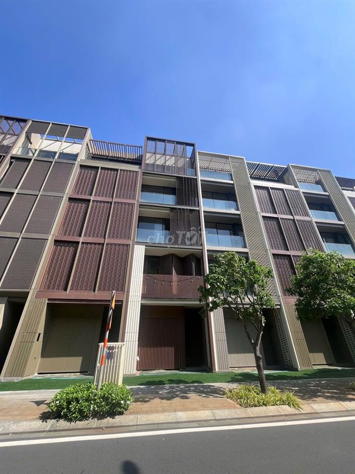 CẦN BÁN GẤP NHÀ PHỐ SOHO 31 TỶ BAO HẾT THUẾ PHÍ ,  ĐÃ CÓ SỔ 