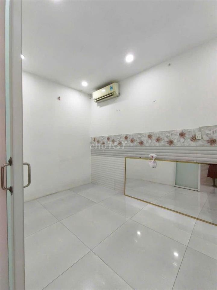 CHO THUÊ MẶT BẰNG 2 MẶT TIỀN  LA ASTORIA , BÌNH TRƯNG TÂY Q2 || 105M2