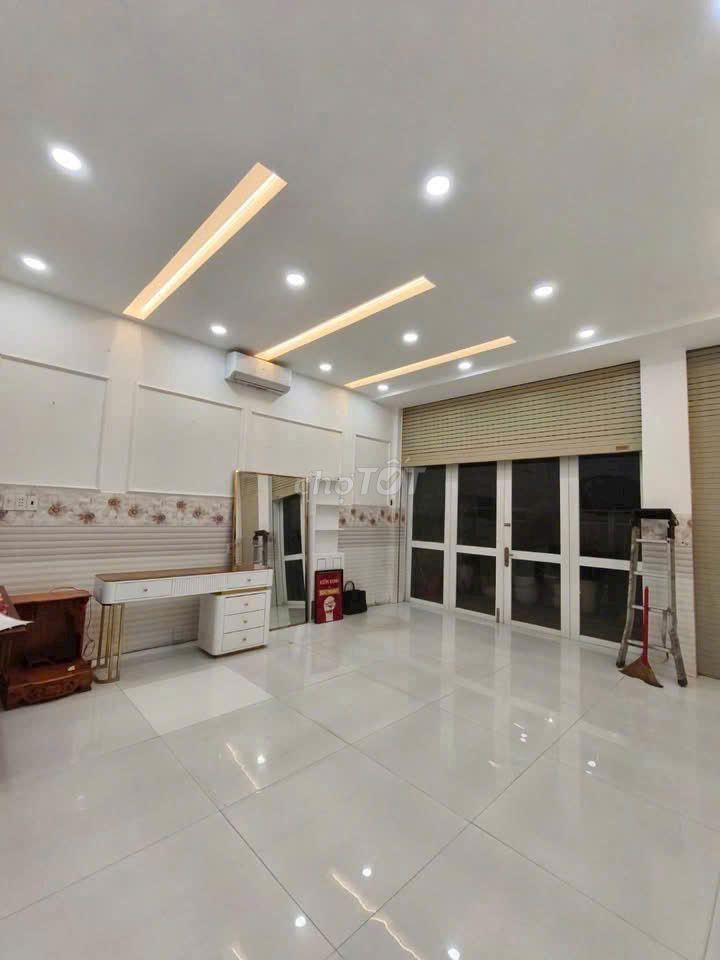 CHO THUÊ MẶT BẰNG 2 MẶT TIỀN  LA ASTORIA , BÌNH TRƯNG TÂY Q2 || 105M2