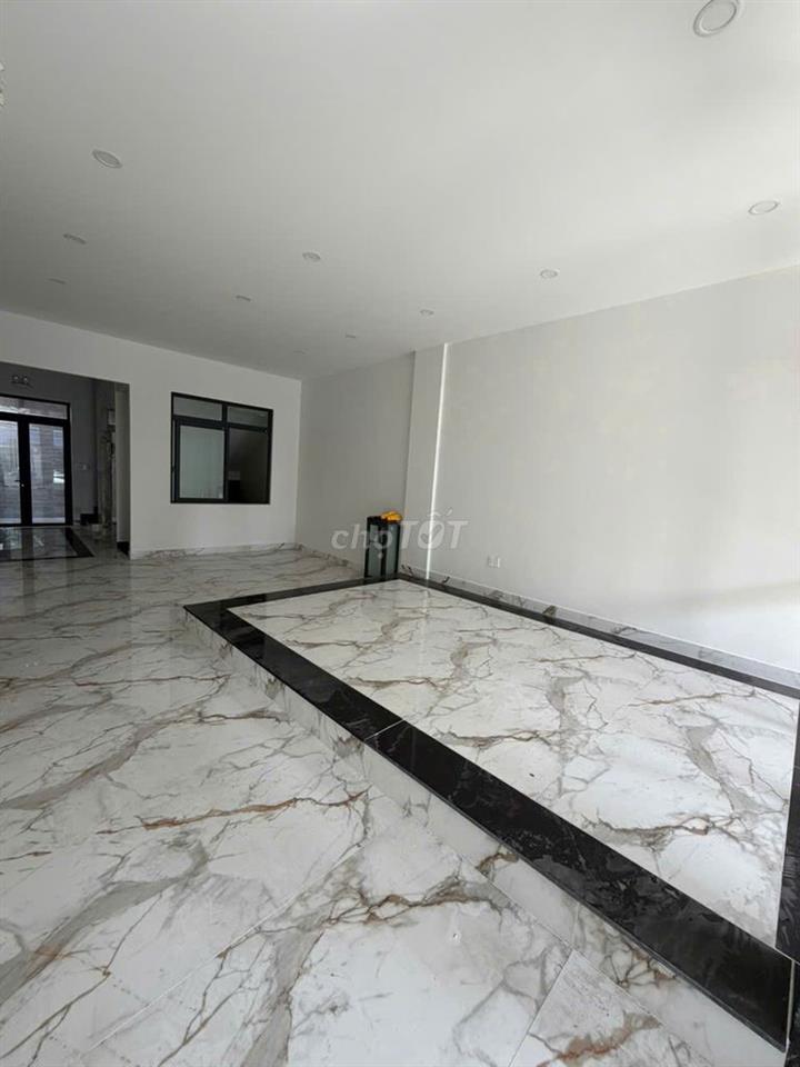 MẶT TIỀN ĐƯỜNG 100A NGUYỄN TUYỂN