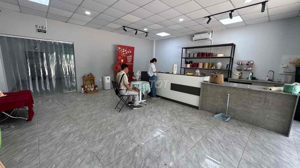 - Cho thuê nhà MT 93 Thân Văn Nhiếp- An Phú,quận 2. DT: 7x17m. Trống s