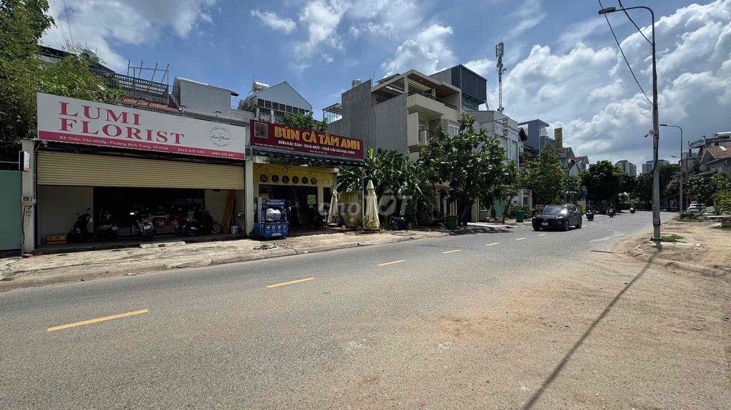 - Cho thuê nhà MT 93 Thân Văn Nhiếp- An Phú,quận 2. DT: 7x17m. Trống s