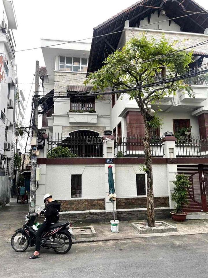 Cần bán gấp Biệt Thự góc 2mt Bùi Đình Tuý