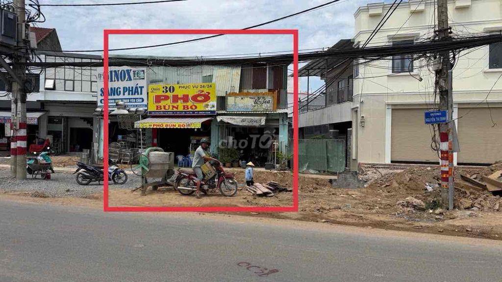 Đất mặt tiền Nguyễn Thị định