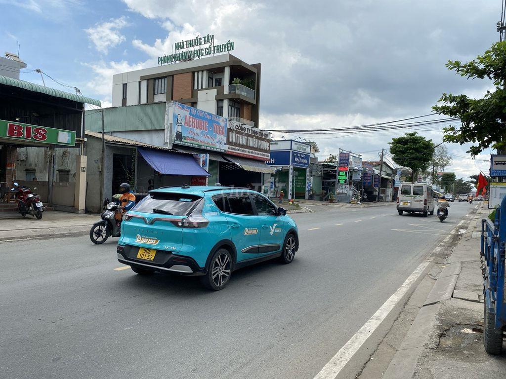Bán đất góc 2 mặt tiền, 64 Hoàng Hữu Nam, Thủ Đức. Sổ hồng riêng