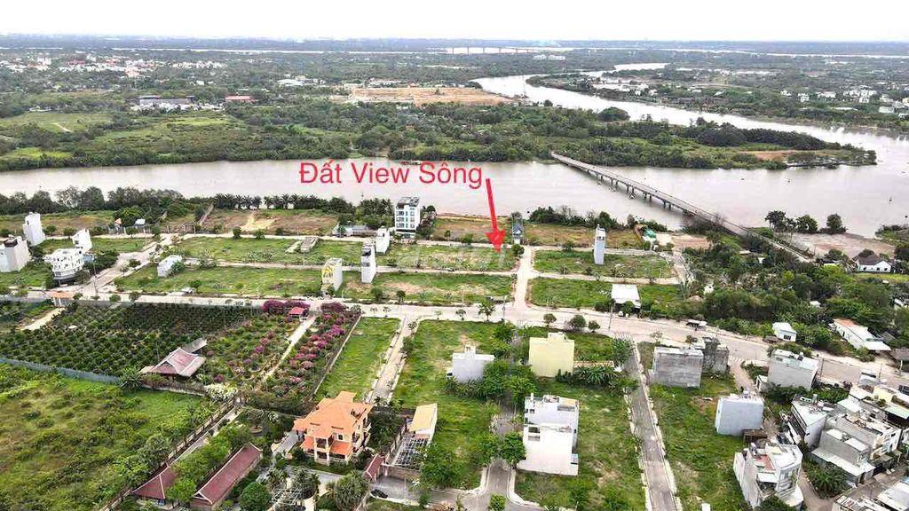 Đất biệt thự đụng mặt nước view Sông Tắc lớn Q9 -300m2
