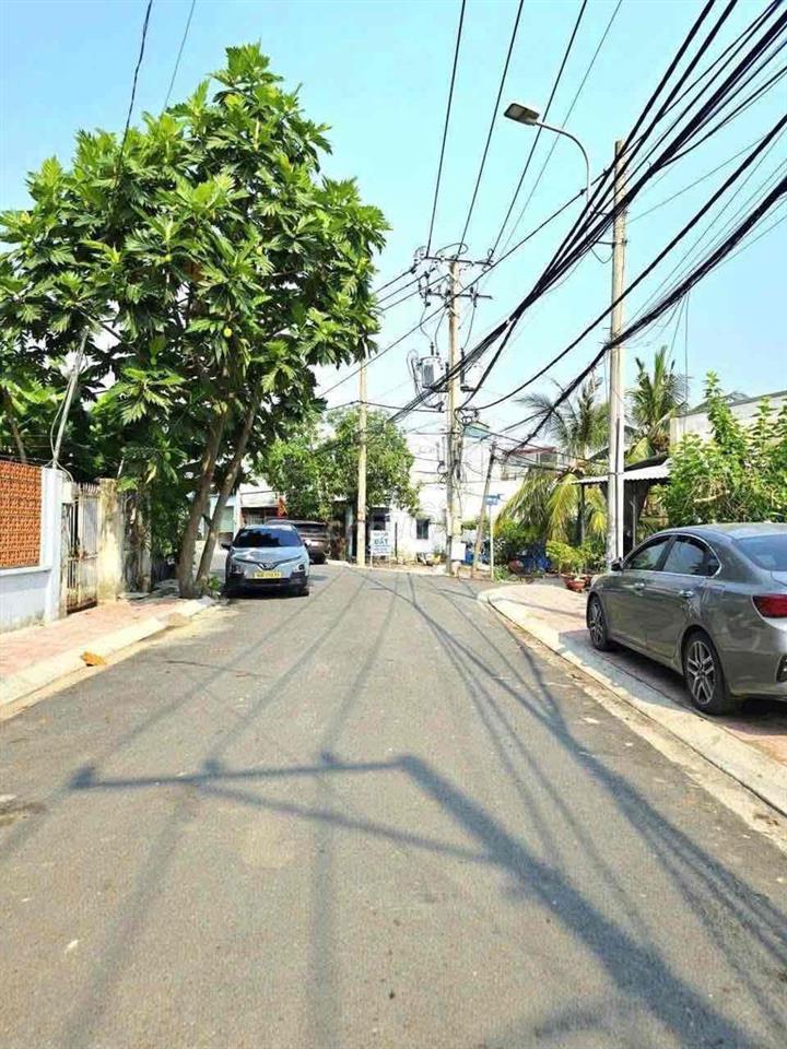 Chính chủ cần tiền nhượng lại lô đất Long Trường đã có Sổ