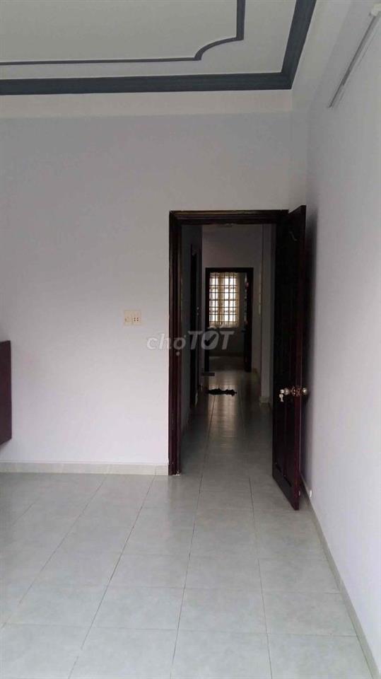 Bán nhà mặt tiền Đường số 5 đối diện công viên Tân Phú