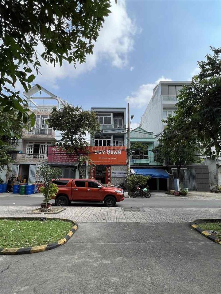 Bán nhà mặt tiền Đường số 5 đối diện công viên Tân Phú