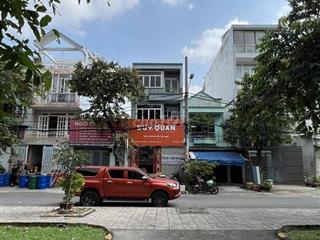 Bán nhà mặt tiền Đường số 5 đối diện công viên Tân Phú