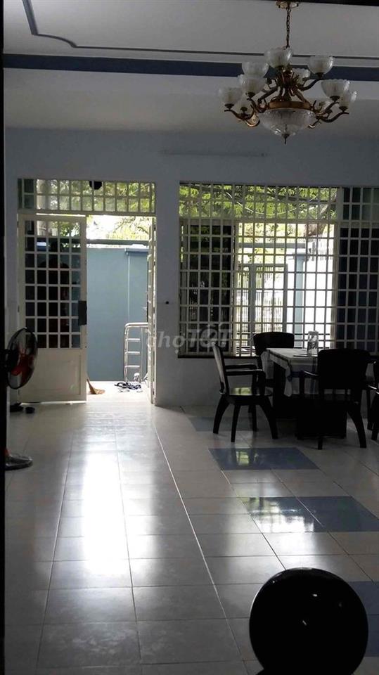 Bán nhà mặt tiền Đường số 5 đối diện công viên Tân Phú