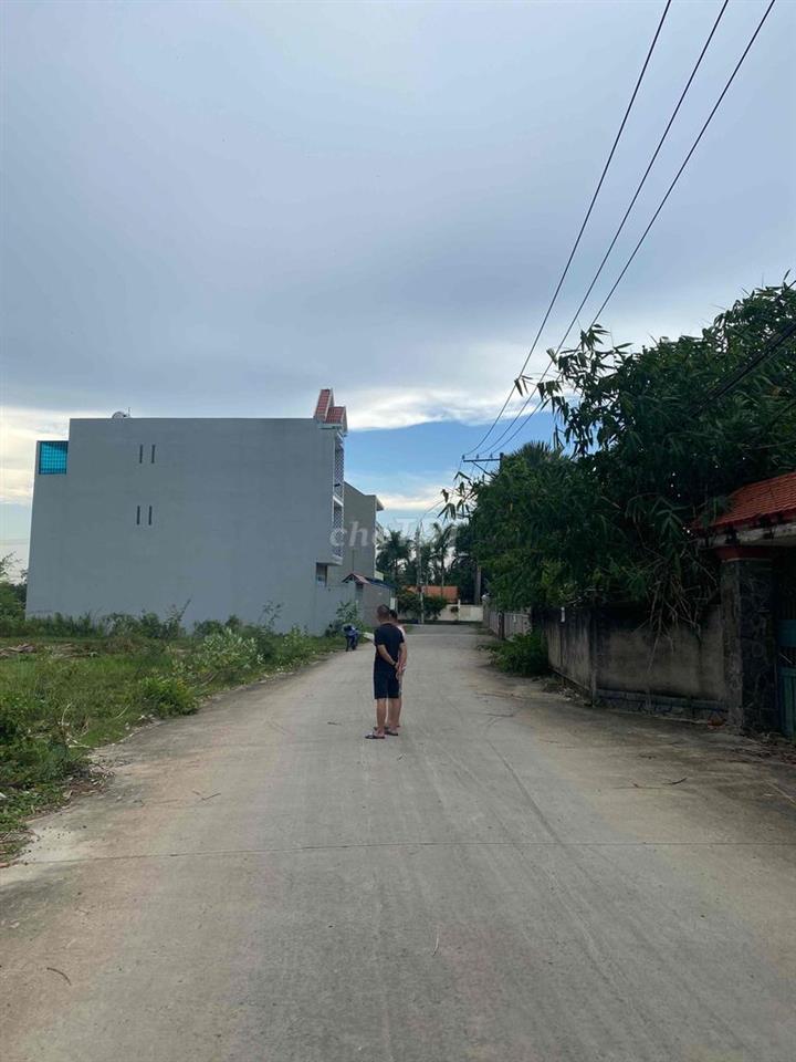 đất đường số 8