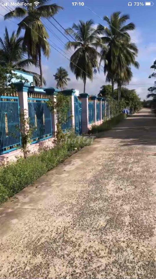 Cần bán 1 lô đất nền .