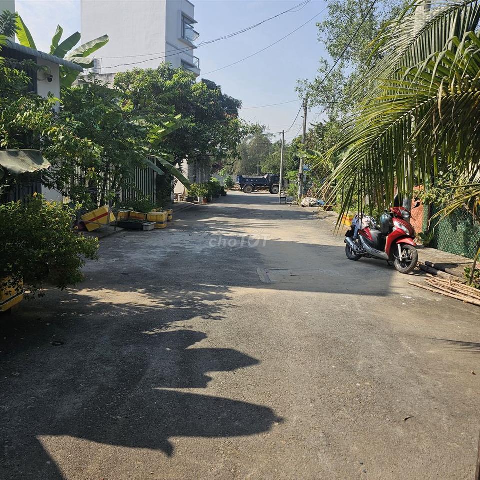 Chính chủ bán đất nền, view sông ở Quận 9, đất thông trước sau đường