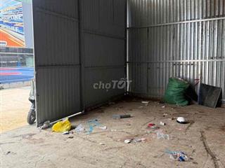 cho thuê kho mt đường 8m- 300m2 kho- giá 35tr/thang