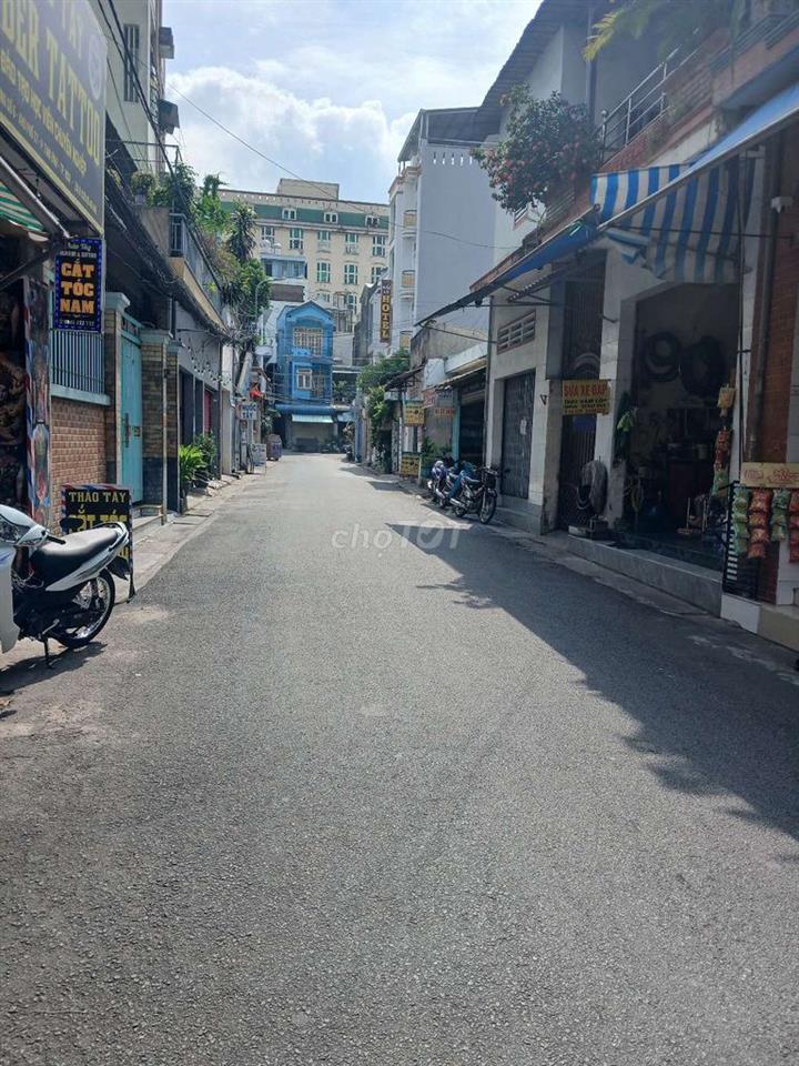PHÒNG TRỆT, ĐẸP, RẺ CÁCH CỔNG KCN SÓNG THẦN 50m
